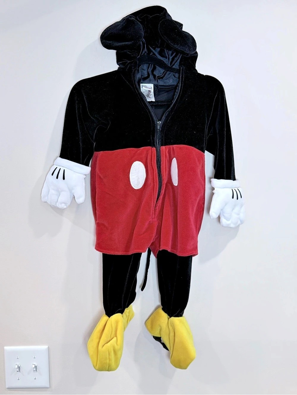 🔥Disney Mickey Mouse Plush Baby Costume Black & Red Baby 18-24M EUC🔥
